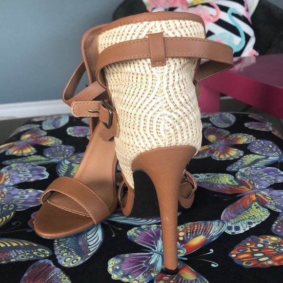 High heel bran new shoes - Picture 2 of 3